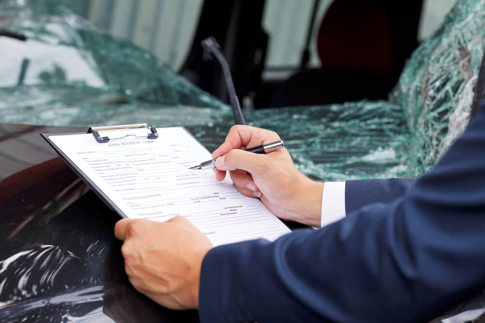 Can You Settle a Car Accident Claim Without a Lawyer